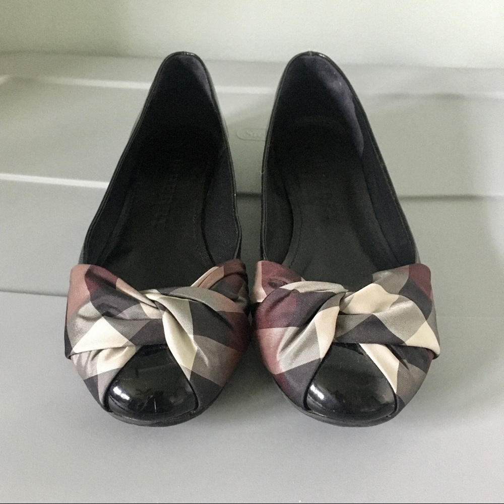 Burberry patent leather flats